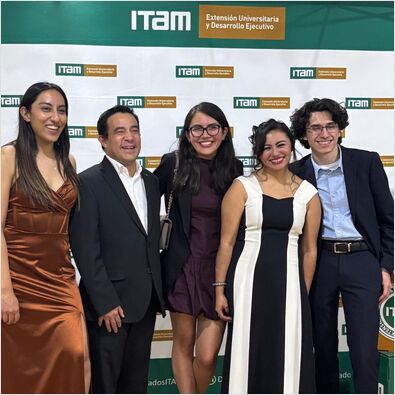 Grupo 17 - Celine Vaquera, Mayte Perez, Angie Gómez 